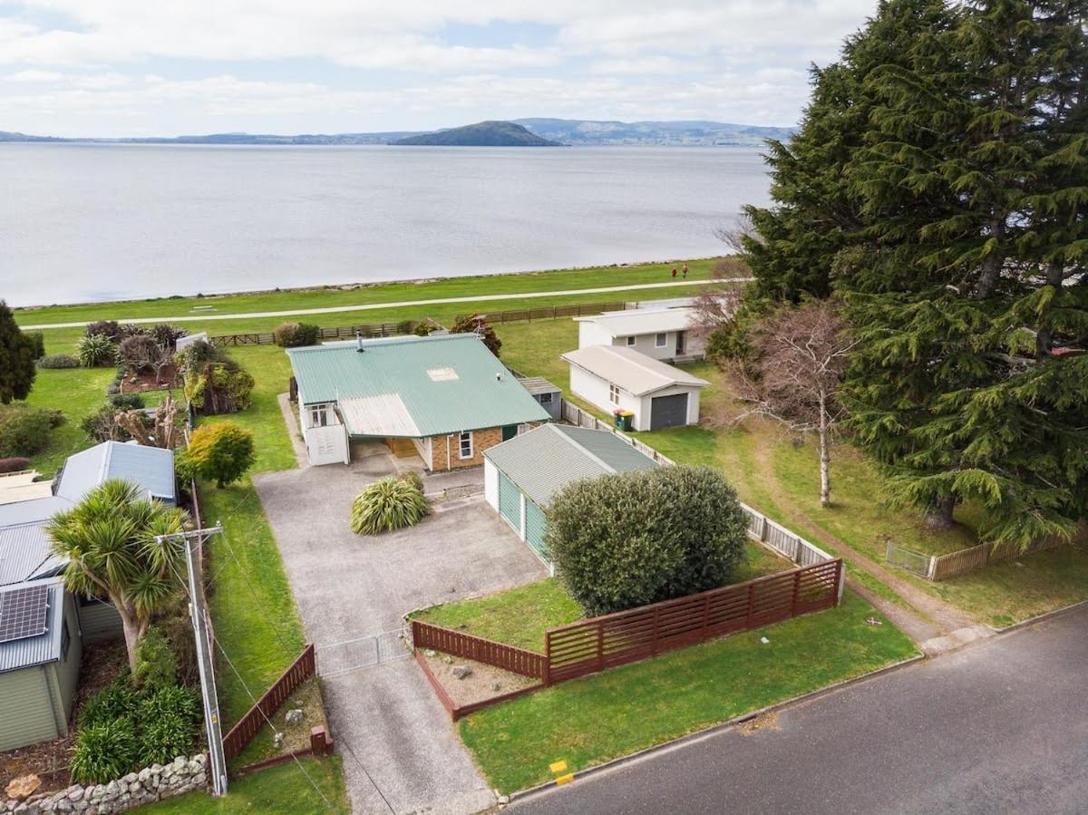 Daydream House, Sunrise, Sunset Views Across Lake Rotorua Exterior foto